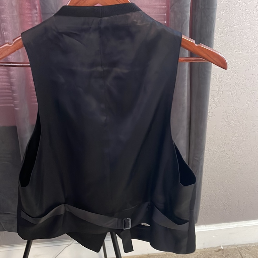 Vest - Picture 2 of 2